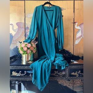 Lulus “My Whole Heart” Emerald Green Long Sleeve Wrap Dress - Size 1X runs small
